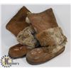 Image 1 : BROWN MUKLUKS - SIZE 6
