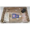 Image 1 : FLAT OF ASSORTED JEWELRY CURRENCY AND