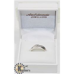 10K WHITE GOLD WITH DIAMOND RING