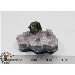 JADE POLAR BEAR W/SALMON CARVING ON AMETHYST