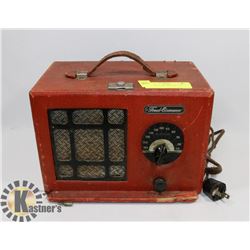 VINTAGE RADIO (POWERS UP)