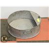 Image 1 : VINTAGE GALVANIZED OIL DRAIN  PAN