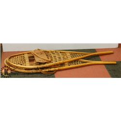 PAIR OF VINTAGE 12 X 42 FABER SNOWSHOES