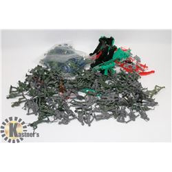 BOX OF PLASTIC TOY SOLDERS