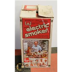 LITTLE CHIEF ELECTRIC SMOKER IN BOX