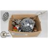 Image 1 : SMALL ASSORTED BOX OF ANTIQUES.