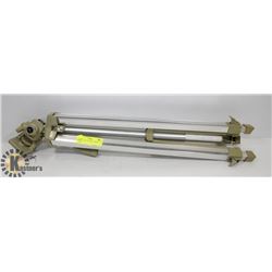 TRAVEL LITE QUICKSET TRIPOD   2' - 5' HEIGHT