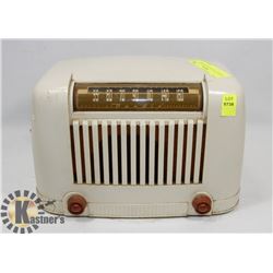 ANTIQUE TUBE RADIO BENDIX