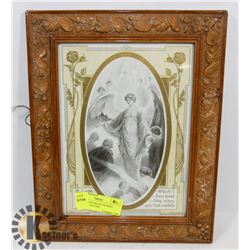 1900S CARVED WOOD FRAMED RELIGIOUS PICTURE.