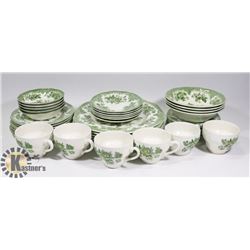 28+ PIECE WEDGEWOOD DINNER SET 4 PLACE SETTING