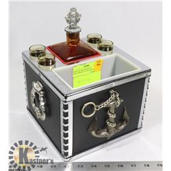 MUSICAL DECANTER SET INCLUDING ICE CONTAINER