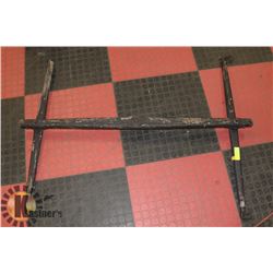 ANTIQUE BLACK WOOD HAINE.