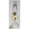 Image 1 : VINTAGE OIL LIGHT