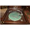Image 3 : ANTIQUE GRAMOPHONE