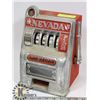 Image 1 : VINTAGE SMALL TABLE TOP LAS VEGAS SLOT MACHINE