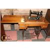 Image 1 : ANTIQUE RELIANCE TREDLE SEWING MACHINE