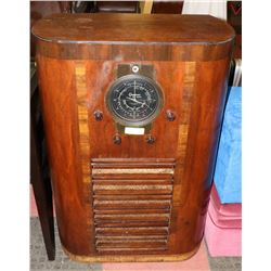 GRUNOW ALLWAVE CONSOLE RADIO.