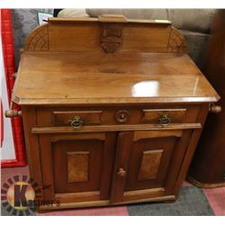 VINTAGE 1 DOOR, 2 DRAWER CABINET W/2 HANDLES