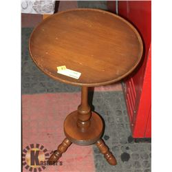 WOOD ROUND ACCENT TABLE