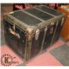 Image 2 : ANTIQUE DOUBLE INSERT STEAMER TRUNK
