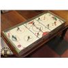 Image 1 : VINTAGE TABLE TOP HOCKEY GAME