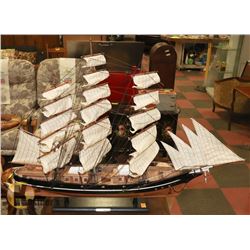 CUTTY SARK SHIP MODEL DISPLAY