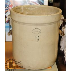 5 GALLON MEDALTA CROCK WITH HANDLES