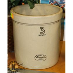 MEDALTA 3 GALLON CROCK.