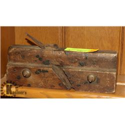 ANTIQUE WOODEN MOLDING PLANER.