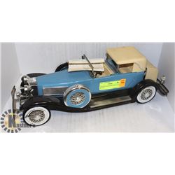 JIM BEAN DUESENBERG DECANTER BOTTLE