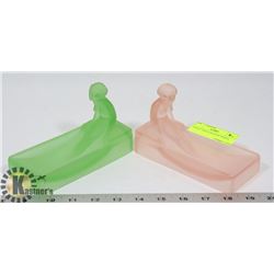PAIR OF ARTGLASS SOAP DISHES