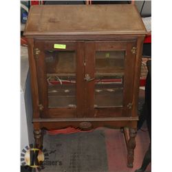 RETRO DISPLAY CABINET.