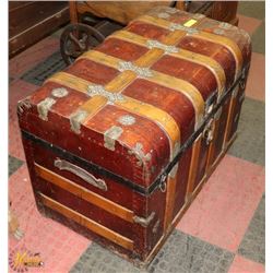 ROUND TOP TRUNK 32"X19"X22"
