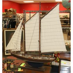 COLLECTIBLE MODEL SHIP.