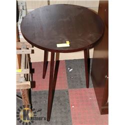 VINTAGE ROUND WOOD TABLE. 20" X 26"