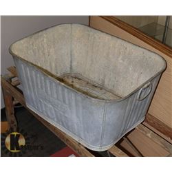 ANTIQUE BEATTY WASH STAND AND TUB