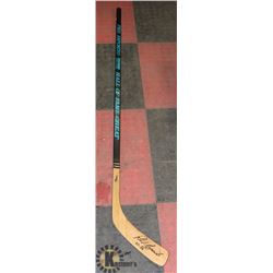 PHIL ESPOSITO SIGNED AUTHENTICATED HOCKEY STICK.