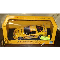 AUTOART 1:18 SCALE CORVETTE C5-R DIE CAST CAR.