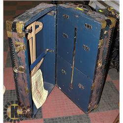 ANTIQUE STEAMER/CLOSET TRUNK