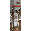 Image 1 : LOT OF 2 ASSORTED BRASS FLOOR LAMPS NO SHADES