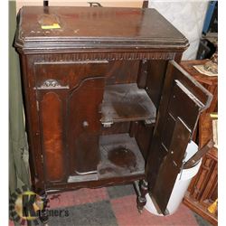 ANTIQUE RADIO PHOTOGRAPH CONVERTED TO CABINET.