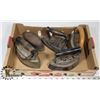 Image 1 : 4 VINTAGE IRONS WITH HANDLES.