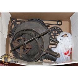 BOX OF VINTAGE/ANTIQUE CAST IRON