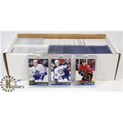 BOX OF ROUGHLY 1000 VARIOUS HOCKEY CARDS, INSERTS,