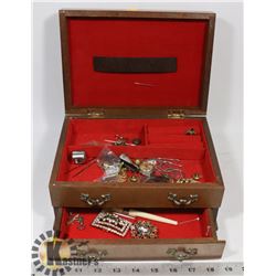 VINTAGE JEWELLERY BOX WITH JEWELLERY