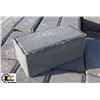 Image 2 : PALLET OF LIGHT GREY PAVING BRICKS 4" X 8" X 3"