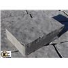 Image 2 : PALLET OF GREY PAVING BRICKS 9" X 5.75" X 2"