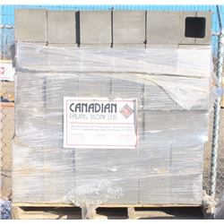 PALLET OF GREY CONCRETE HALF BLOCKS