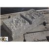 Image 2 : PALLET OF GREY SOLID SPLIT RIB CONCRETE BLOCK