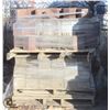 Image 1 : 2 PALLET OF ANGLED CONCRETE BLOCKS INCL.